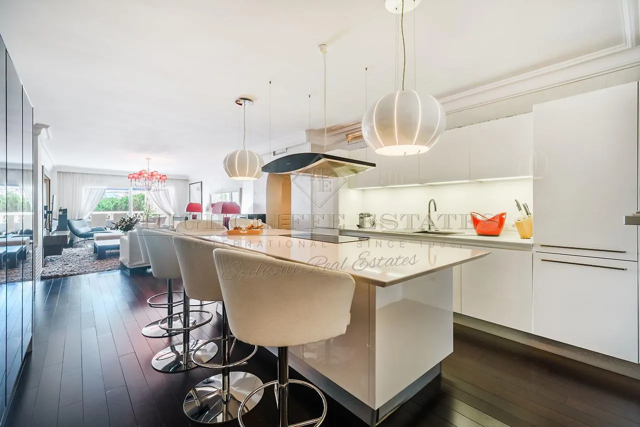 Apartment Playas Del Duque Banus Spain